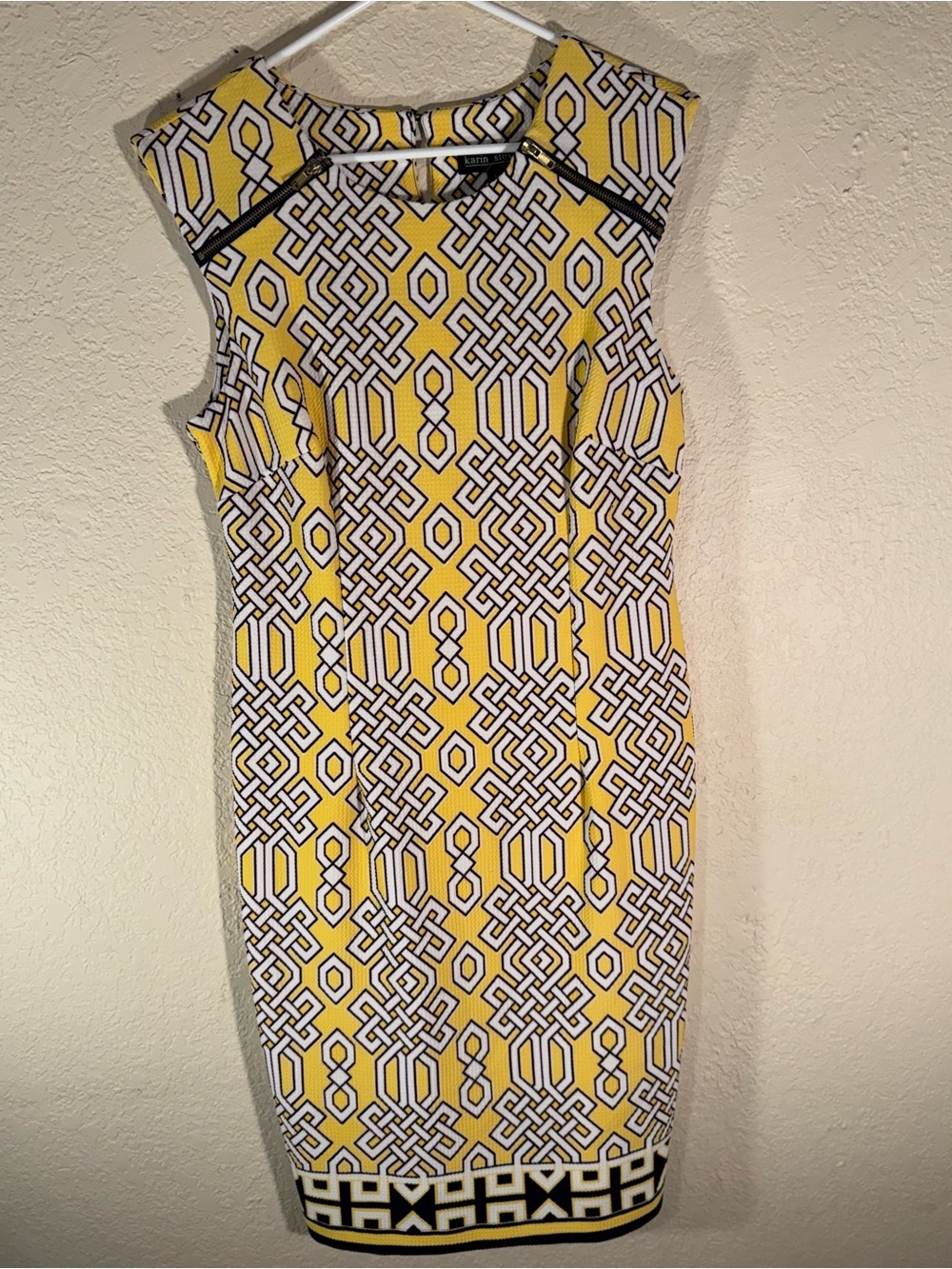 Karin Stevens NWT Yellow and White Geometric Midi Zipper Accent Sheath Dress